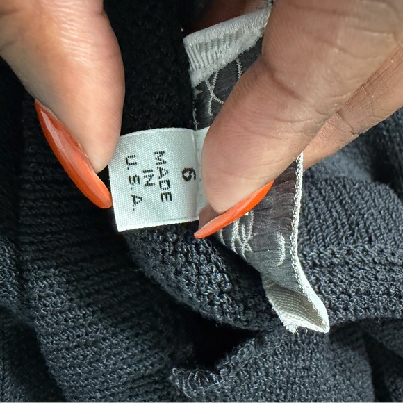 St. John Vintage Knit Black Button-Down Dress Midi Skirt Sz 6 - Picture 6 of 7